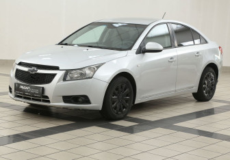Подержанный автомобиль Chevrolet Cruze Sedan 2012 года (8 фото)