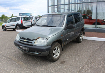Подержанный автомобиль Chevrolet Niva 2008 года (3 фото)