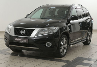 Подержанный автомобиль Nissan Pathfinder 2014 года (8 фото)