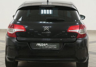 Подержанный автомобиль Citroen C4 Hatchback 2012 года (3 фото)