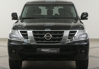 Подержанный автомобиль Nissan Patrol 2011 года (6 фото)