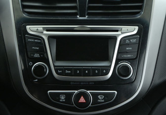 Подержанный автомобиль Hyundai Solaris Sedan 2014 года (13 фото)