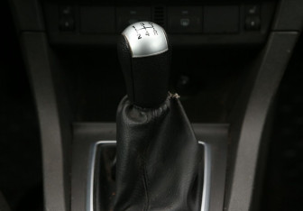 Подержанный автомобиль Ford Focus Hatchback 2006 года (13 фото)