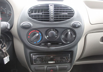 Подержанный автомобиль LADA (ВАЗ) Kalina Sedan 2010 года (14 фото)