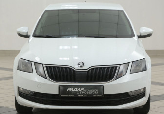 Подержанный автомобиль Skoda Octavia Liftback 2018 года (6 фото)