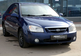 Подержанный автомобиль Kia Cerato Sedan 2006 года (1 фото)