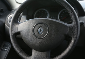 Подержанный автомобиль Renault Duster 2013 года (16 фото)