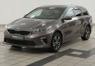 Подержанный автомобиль Kia Ceed Wagon 2019 года (8 фото)