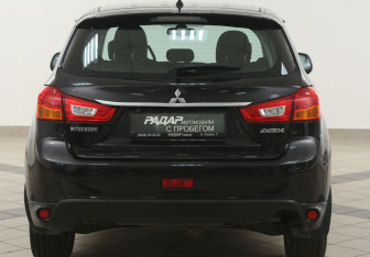 Подержанный автомобиль Mitsubishi ASX 2014 года (3 фото)