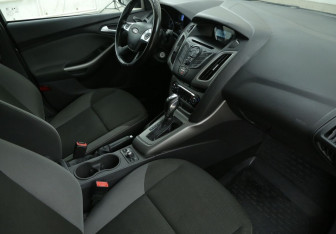 Подержанный автомобиль Ford Focus Sedan 2012 года (9 фото)
