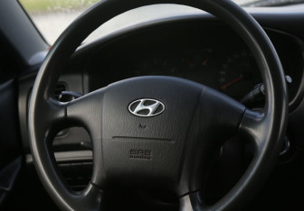 Подержанный автомобиль Hyundai Sonata 2006 года (16 фото)