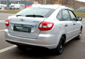 Подержанный автомобиль LADA (ВАЗ) Granta Liftback 2016 года (6 фото)