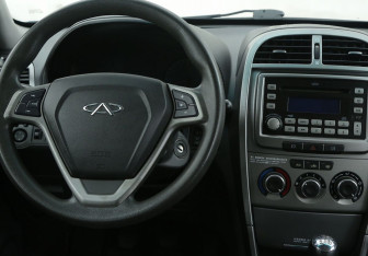 Подержанный автомобиль Chery Tiggo (T11) 2014 года (14 фото)