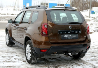 Подержанный автомобиль Renault Duster 2016 года (4 фото)