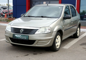 Подержанный автомобиль Renault Logan Sedan 2011 года (3 фото)