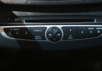 Подержанный автомобиль Renault Laguna Wagon 2008 года (15 фото)