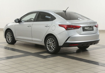 Подержанный автомобиль Hyundai Solaris Sedan 2021 года (2 фото)