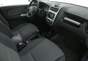 Подержанный автомобиль Kia Sportage 2010 года (9 фото)