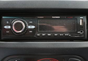 Подержанный автомобиль Peugeot 206 Hatchback 2004 года (15 фото)