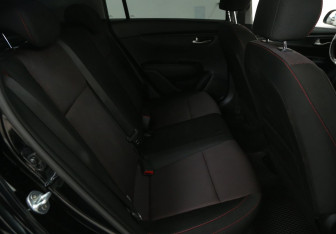 Подержанный автомобиль Kia Rio Hatchback 2020 года (15 фото)