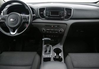 Подержанный автомобиль Kia Sportage 2016 года (12 фото)
