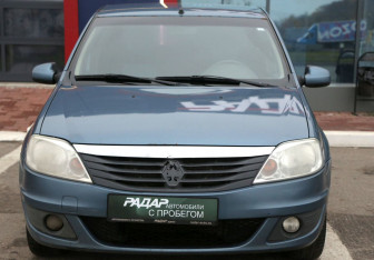 Подержанный автомобиль Renault Logan Sedan 2013 года (2 фото)