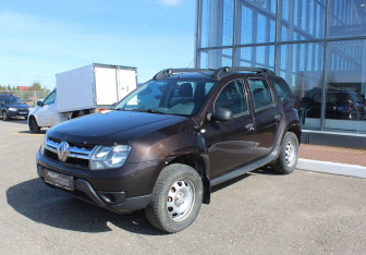 Подержанный автомобиль Renault Duster 2016 года (3 фото)