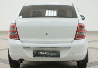 Подержанный автомобиль Ravon R4 2017 года (3 фото)