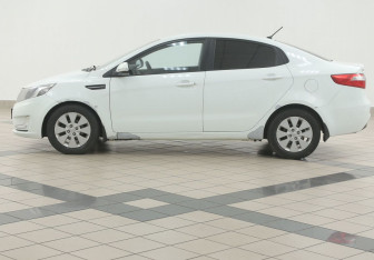 Подержанный автомобиль Kia Rio Sedan 2012 года (7 фото)
