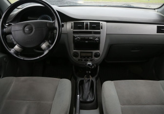 Подержанный автомобиль Chevrolet Lacetti Sedan 2007 года (12 фото)
