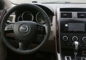 Подержанный автомобиль Mazda CX-9 2008 года (15 фото)