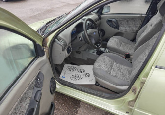 Подержанный автомобиль LADA (ВАЗ) Kalina Sedan 2006 года (13 фото)