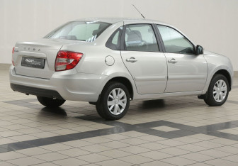 Подержанный автомобиль LADA (ВАЗ) Granta Sedan 2022 года (4 фото)