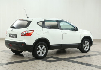 Подержанный автомобиль Nissan Qashqai 2012 года (4 фото)