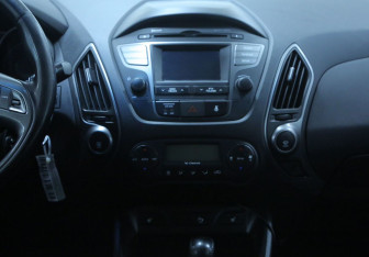 Подержанный автомобиль Hyundai ix35 2014 года (9 фото)