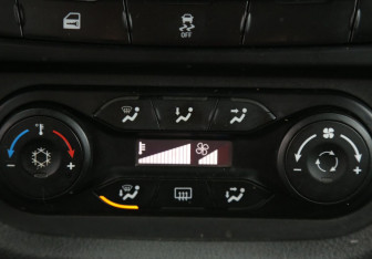 Подержанный автомобиль LADA (ВАЗ) Vesta Sedan 2016 года (17 фото)