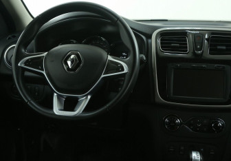 Подержанный автомобиль Renault Sandero 2021 года (14 фото)