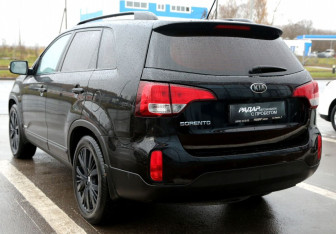 Подержанный автомобиль Kia Sorento 2012 года (4 фото)