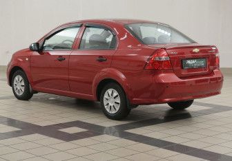 Подержанный автомобиль Chevrolet Aveo Sedan 2011 года (2 фото)