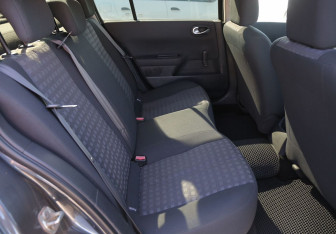Подержанный автомобиль Renault Megane Sedan 2007 года (11 фото)