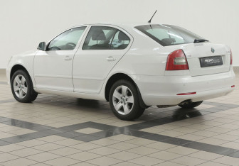 Подержанный автомобиль Skoda Octavia Liftback 2013 года (2 фото)