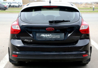 Подержанный автомобиль Ford Focus Hatchback 2011 года (5 фото)