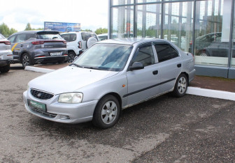 Подержанный автомобиль Hyundai Accent Sedan 2003 года (3 фото)