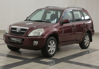 Подержанный автомобиль Chery Tiggo (T11) 2012 года (8 фото)