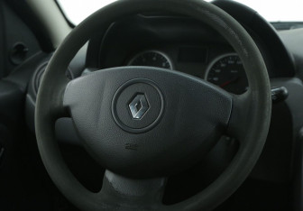 Подержанный автомобиль Renault Duster 2012 года (16 фото)
