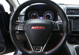Подержанный автомобиль Haval H6 2017 года (9 фото)