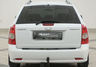Подержанный автомобиль Chevrolet Lacetti Wagon 2010 года (3 фото)