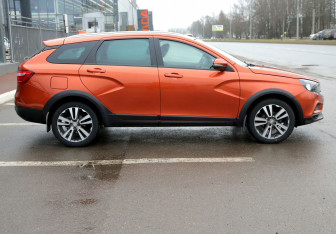 Подержанный автомобиль LADA (ВАЗ) Vesta Wagon 2018 года (7 фото)