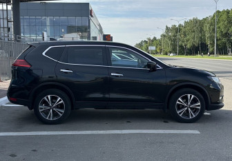 Подержанный автомобиль Nissan X-Trail 2020 года (3 фото)