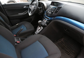 Подержанный автомобиль Chevrolet Orlando 2012 года (9 фото)